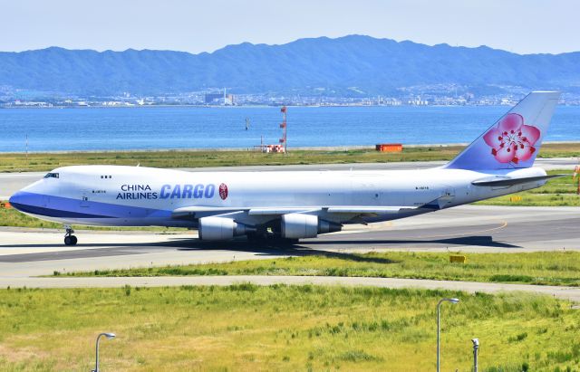 Boeing 747-400 (B-18719)