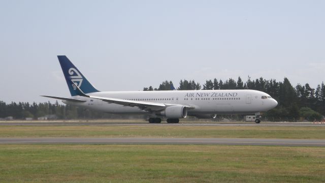 BOEING 767-300 (ZK-NCI)