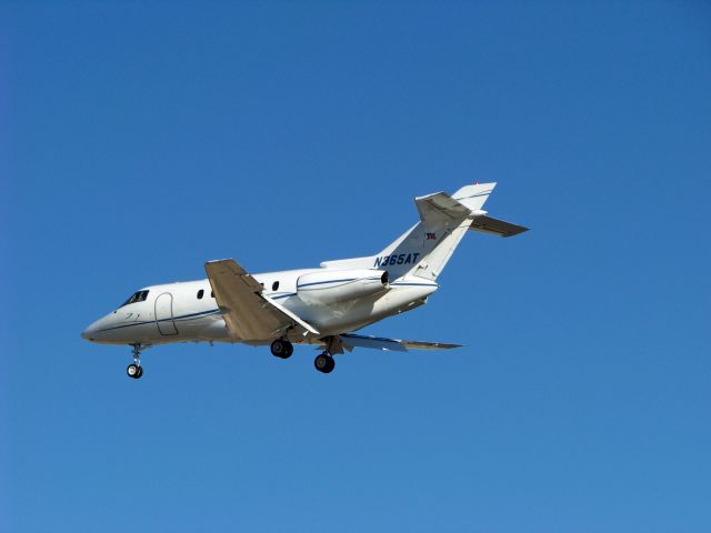 Hawker 800 (N365AT)