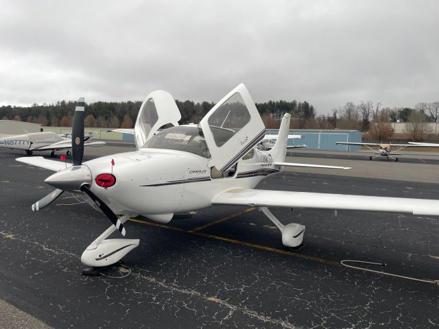 Cirrus SR-20 (N208CD)