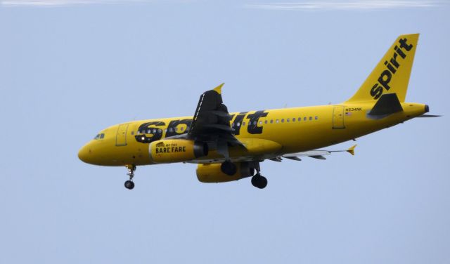 Airbus A319 (N534NK) - On final is this 2008 Spirit Airbus A319-132 in the Autumn of 2019.