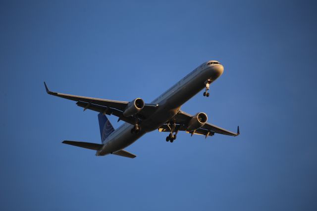 BOEING 757-300 (N57857)