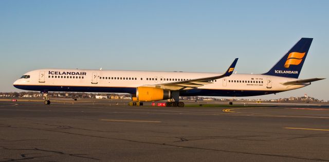 BOEING 757-300 (TF-FIX) - Stretch B757-300 with winglets arriving from KEF