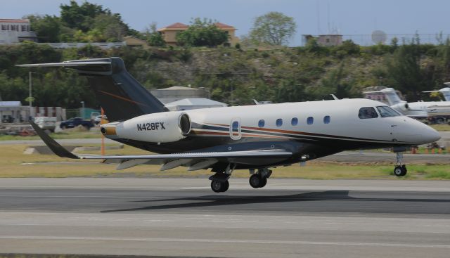 Embraer Legacy 450 (N428FX)