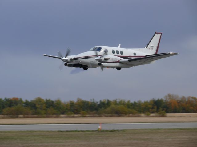 Beechcraft King Air 90 (C-FTPE)