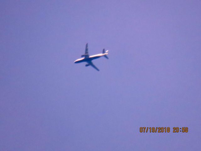 Airbus A320 (N637JB)
