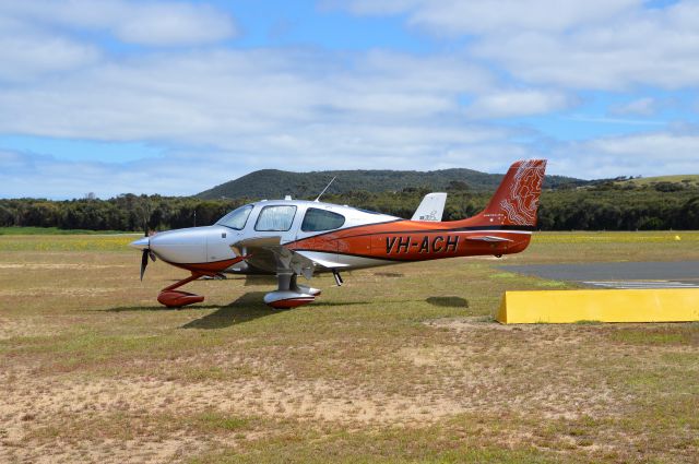 Cirrus SR-22 (VH-ACH) - Cirrus VH-ACH at Flinders Island, Dec 2018