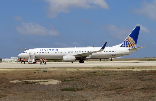 Boeing 737-900 (N67815) - UAL1422 from EWR.