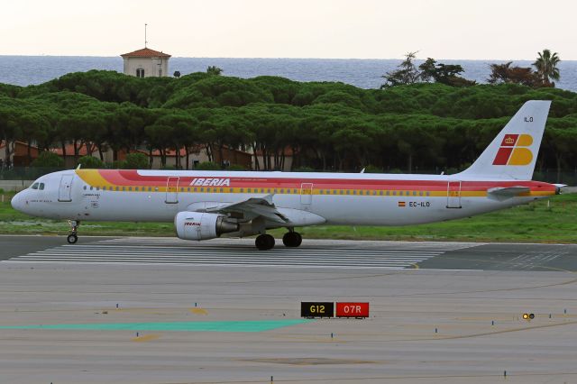 Airbus A321 (EC-ILO)
