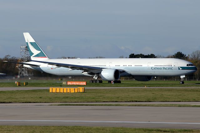 BOEING 777-300ER (B-KPY) - Cathay 358 starting the take off roll on the way back to Hong Kong.