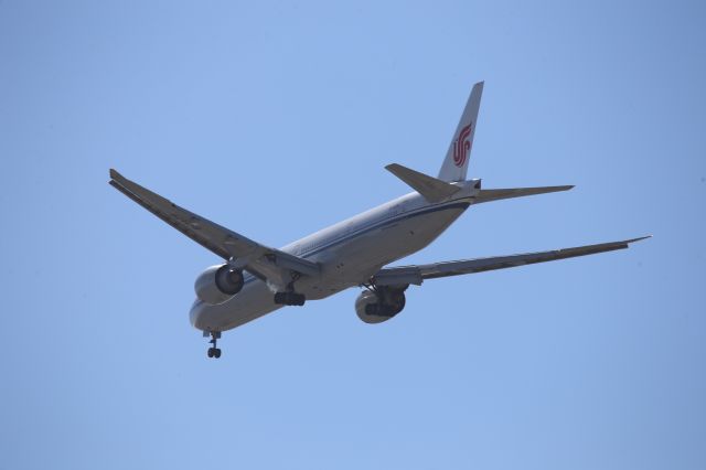 BOEING 777-300ER (B-1429)