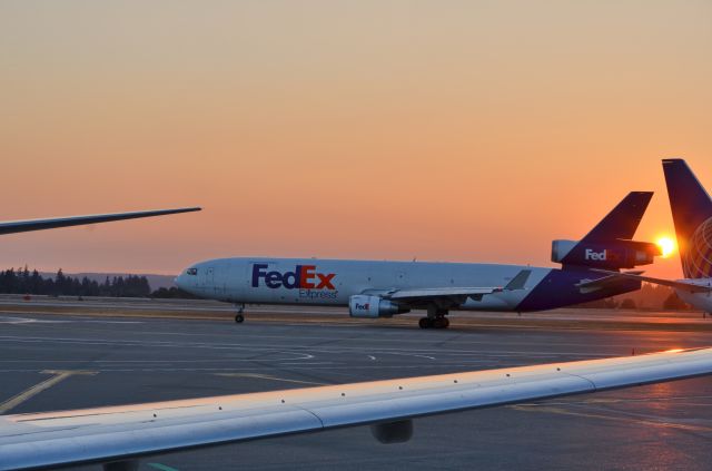 Boeing MD-11 (N527FE)