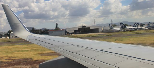 Boeing 737-700 — - Aviacsa Graveyard at MMMX