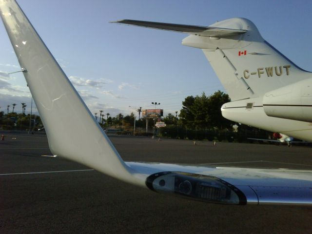 Bombardier Challenger 300 (C-FWUT)