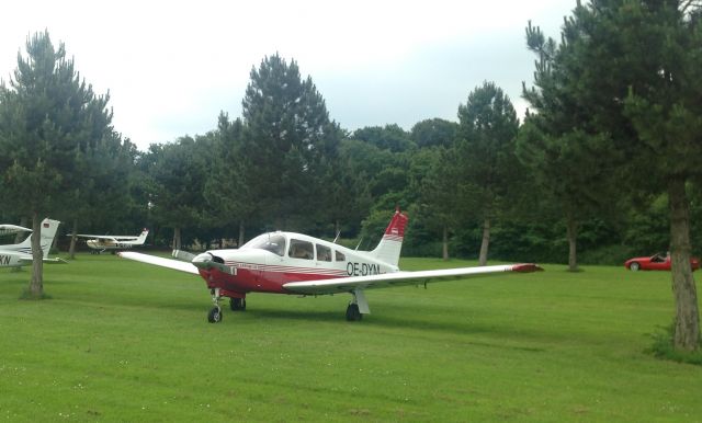 Piper Cherokee Arrow (OE-DYM) - EDWX