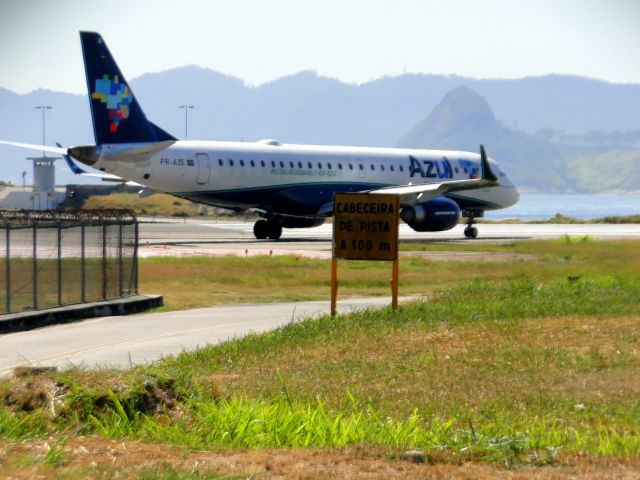 Embraer ERJ-190 (PR-AZE)