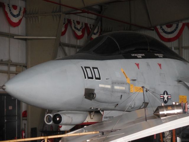 Grumman F-14 Tomcat (16-4342) - Served with VF-31