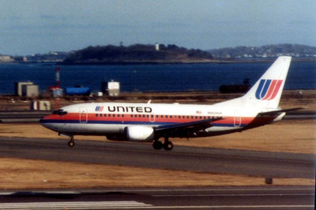 Boeing 737-500 (N920UA) - From 1997 - United B737-522 about to land on 4L at Boston Logan. The plane would later operate as Shuttle by United. 