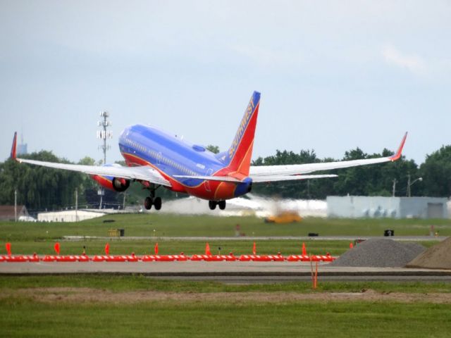 Boeing 737-700 (N483WN)