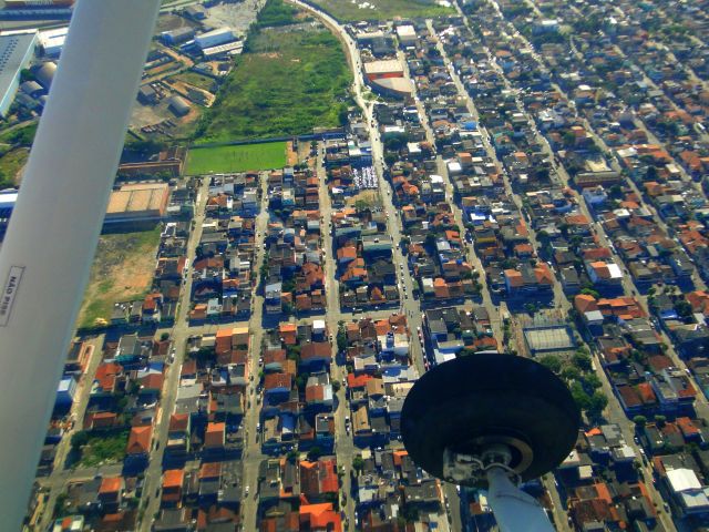 Cessna Skyhawk (PT-JTK) - CESSNA 172 FLYING IN VILA VELHA-ES, BRAZIL.