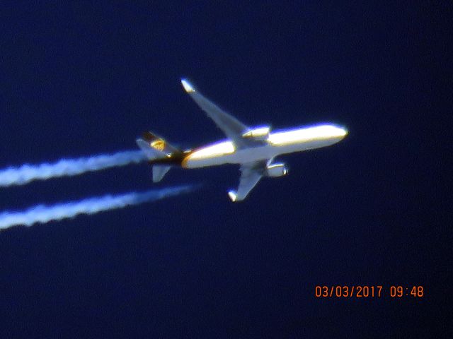 BOEING 767-300 (N359UP)