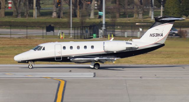 Cessna Citation III (N53HA) - N53HA on takeoff roll down runway 22 at KLEX Lexington Bluegrass for Knoxville, TN KTYS.