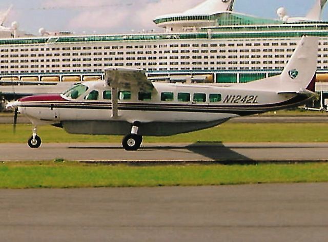 Cessna Caravan (N1242L)