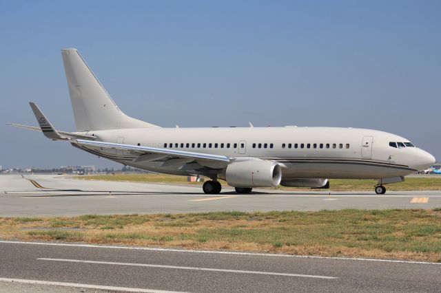 Boeing 737-700 (N737AT)