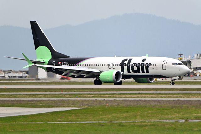 Boeing 737 MAX 8 (C-FFFX)