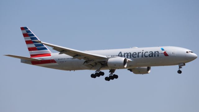Boeing 777-200 (N777AN)