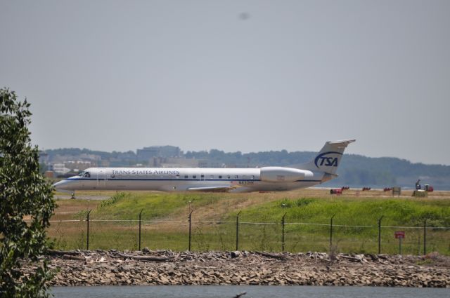 Embraer ERJ-145 (N832HK)