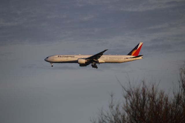 BOEING 777-300ER (RP-C7772)