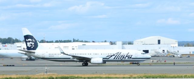 Boeing 737-900 (N413AS)