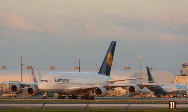 Airbus A380-800 (D-AIMK)