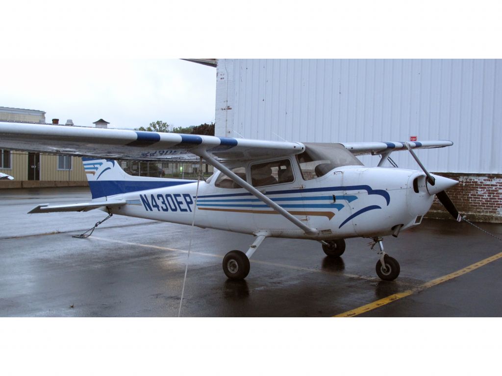 Cessna Skyhawk (N430EP)