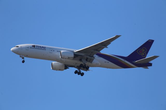 Boeing 777-200 (HS-TJR)