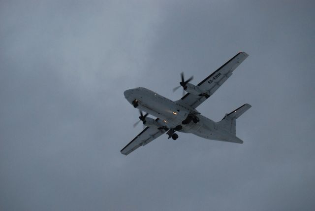 Aerospatiale ATR-42-300 (EI-EHH) - Landing
