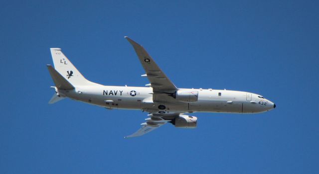 Boeing P-8 Poseidon (16-8432) - 1/13/23 doing laps at KSC