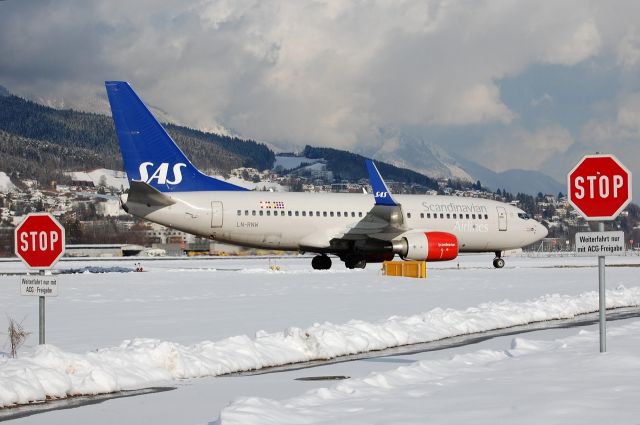 Boeing 737-700 (LN-RNW)