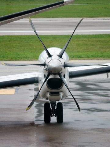 de Havilland Dash 8-400 (HB-IYD)