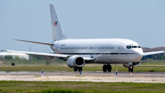 Boeing 737-700 (N640CS) - The Department of Justice's JPATS prisoner transport taxis for takeoff from EFD to prisons and parts unknown