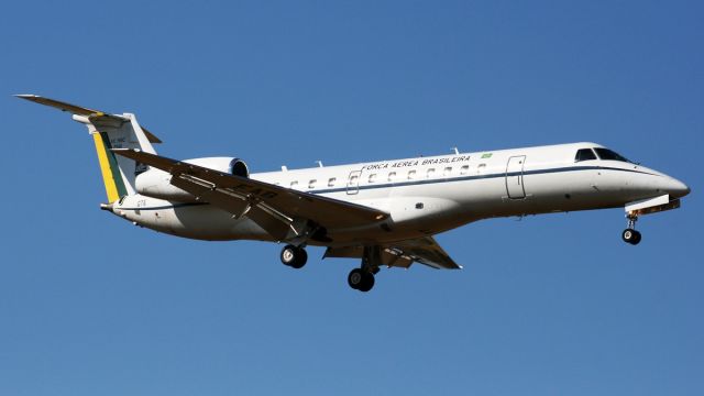 Embraer ERJ-135 (FAB2561)