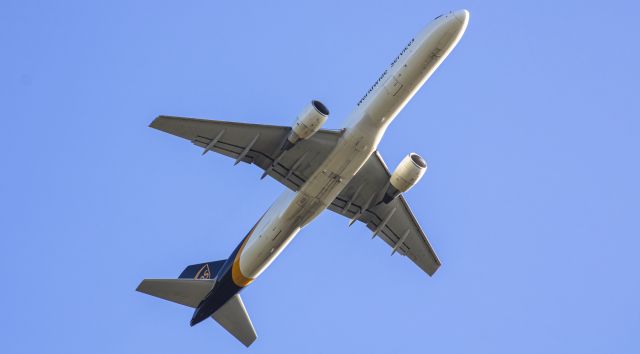 Boeing 757-200 (N406UP)