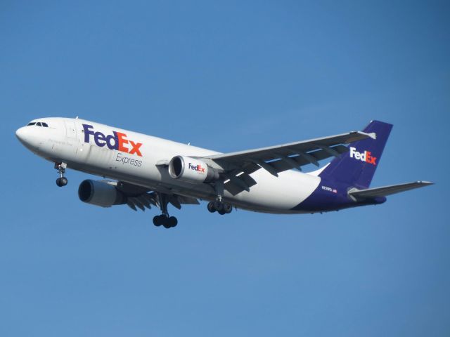 Airbus A300F4-600 (N725FD) - On final approach to San Jose Mineta International Airport.