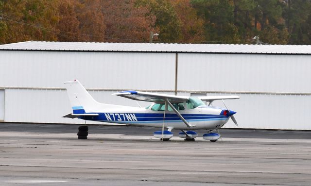 Cessna Skyhawk (N737NN) - Cessna 172N Skyhawk N737NN in Newport News-Williamsburg 