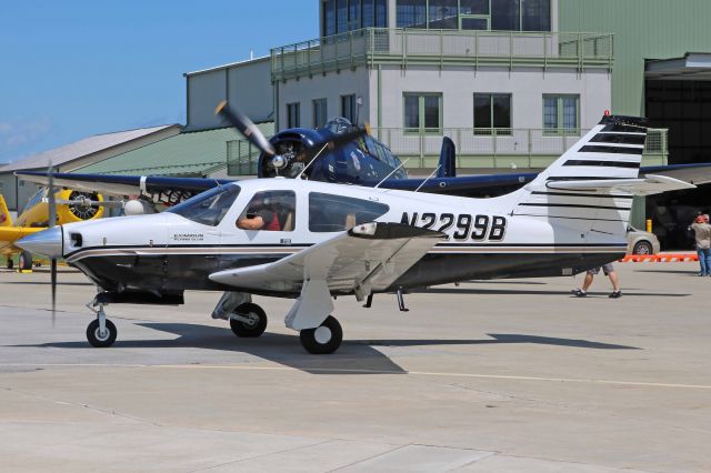 Rockwell Commander 114 (N2299B) - A Rockwell Model 114, registered to the Eximious Flying Club, seen at Port Clinton Municipal Airport on 5 Aug 2017.