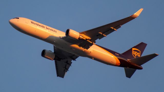 BOEING 767-300 (N336UP) - Taken December 20, 2018 from Founders' Plaza.