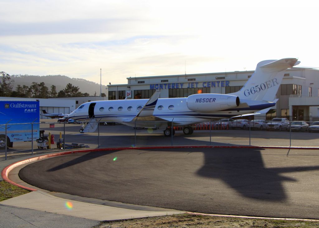 Gulfstream Aerospace Gulfstream G650 (N650ER) - KMRY - tough angle but nice to see $65 Million dollars worth of a beautiful GLF 650 at the Monterey Jet Center. This is awesome looking at night. ( see other photos)