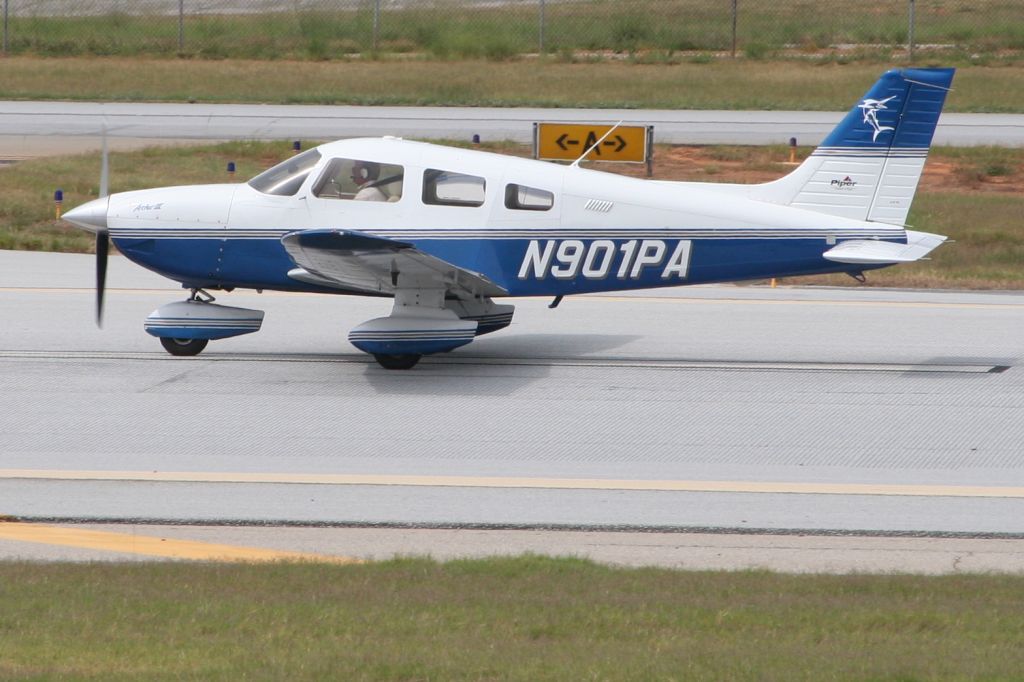 Piper Cherokee (N901PA)