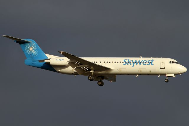 Fokker 100 (VH-FSW)